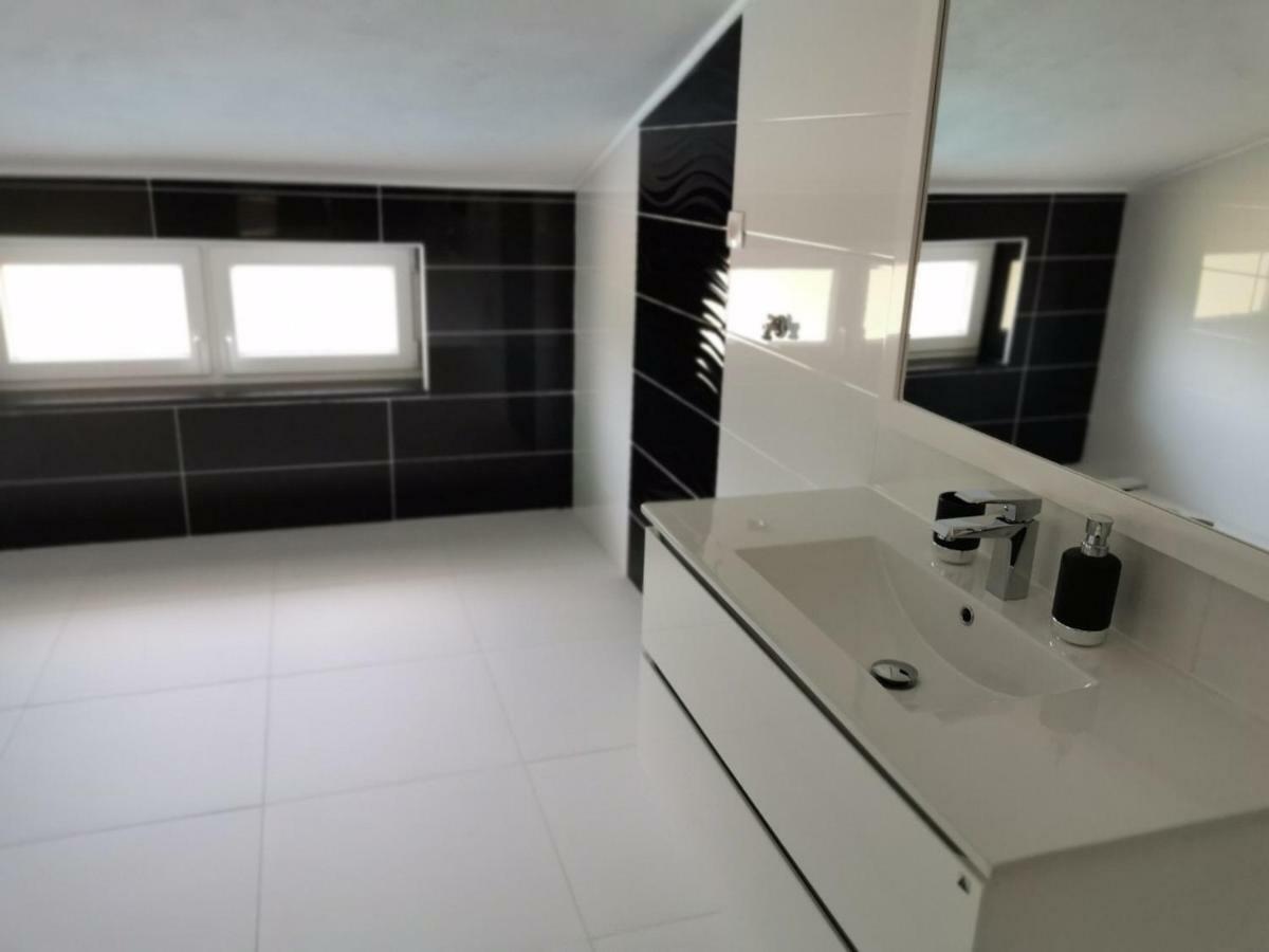 Vila Zdenka Apartman Novi Vinodolski Kültér fotó